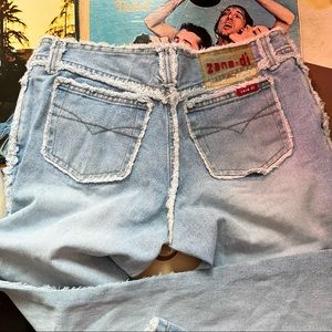 Zana Di light wash low waisted flare jeans so y2k and trendy right now!